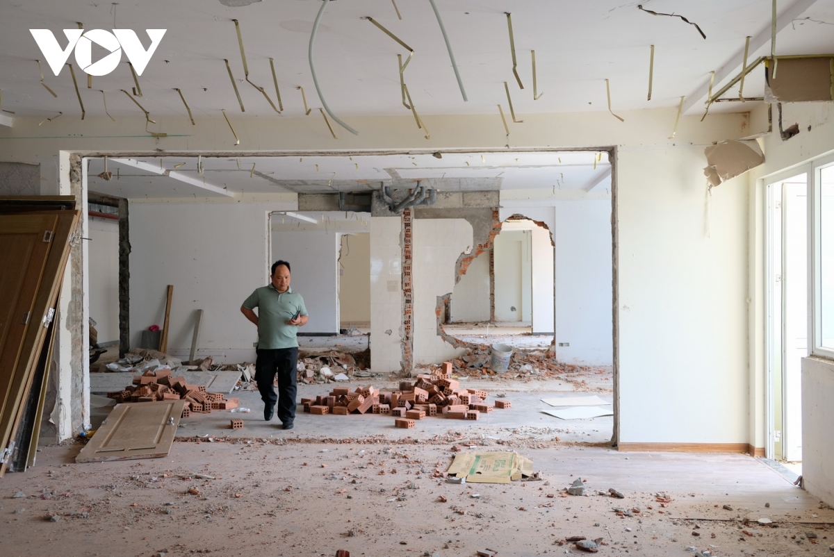 Cận cảnh tháo dỡ 78 căn hộ chung cư sai phép của Dự án Tổ hợp khách sạn Mường Thanh - Ảnh 4.