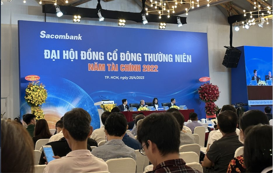 ĐHCĐ Sacombank: Mục tiêu tăng gấp rưỡi lợi nhuận trong năm nay lên 9.500 tỷ đồng, cổ đông tiếp tục đề nghị chia cổ tức - Ảnh 1.