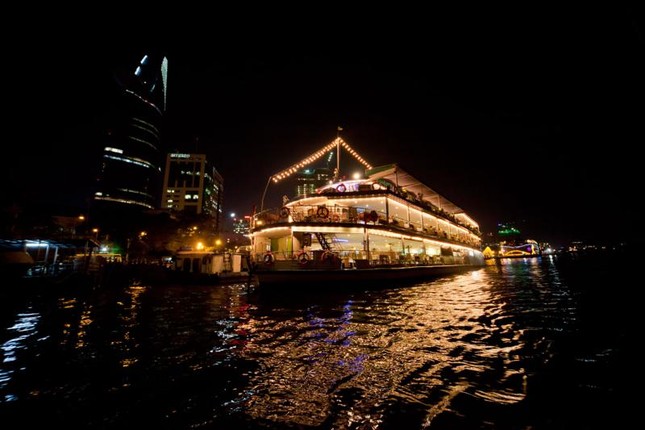 TPHCM sẽ có khách sạn nổi, chợ nổi, chèo kayak... trên sông Sài Gòn - Ảnh 2.