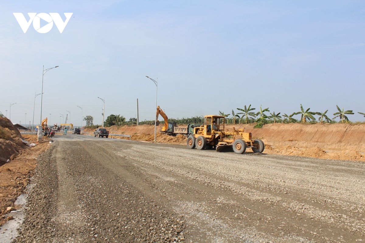 Cao tốc Phan Thiết – Dầu Giây trước ngày khánh thành - Ảnh 1.