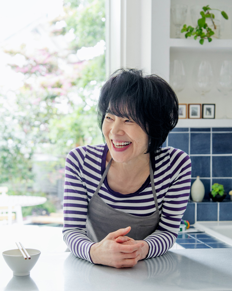 Người phụ nữ Nhật Bản trở thành 'cứu tinh' cho bữa ăn của hàng nghìn hộ gia đình: Muốn hạnh phúc, hãy bắt đầu từ việc nấu nướng - Ảnh 1.