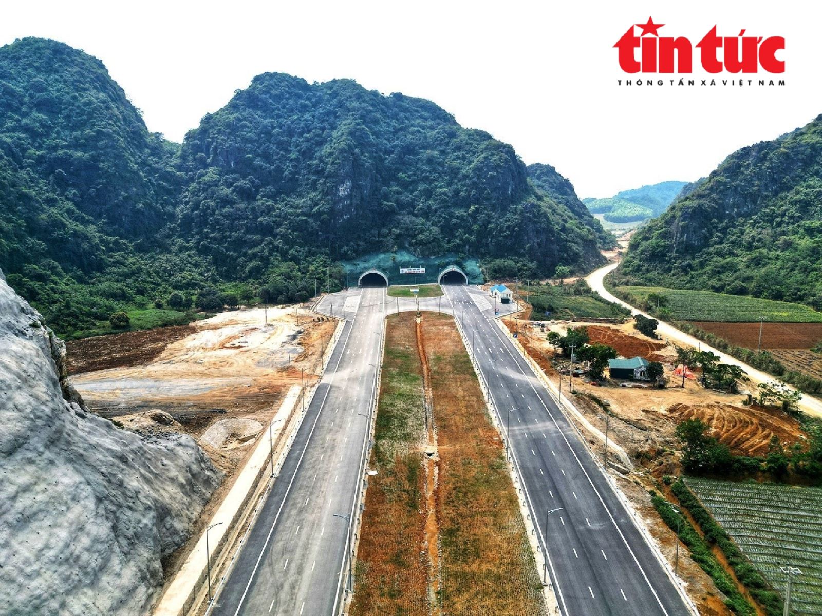 Ngăm cao tốc Mai Sơn - QL45 và Phan Thiết - Dầu Giây trong ngày khánh thành 29/4 - Ảnh 7.