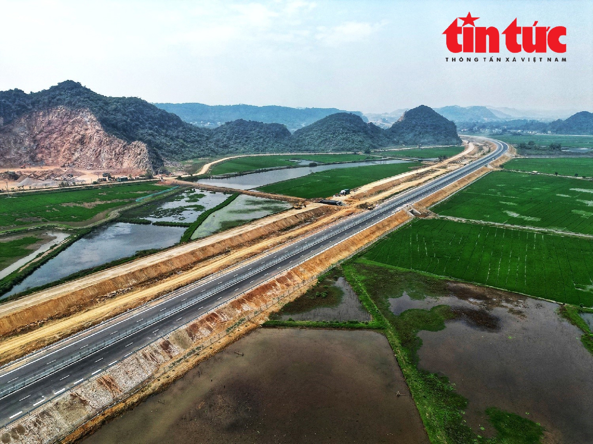 Ngăm cao tốc Mai Sơn - QL45 và Phan Thiết - Dầu Giây trong ngày khánh thành 29/4 - Ảnh 8.