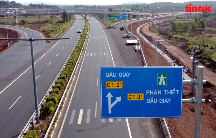 Ngăm cao tốc Mai Sơn - QL45 và Phan Thiết - Dầu Giây trong ngày khánh thành 29/4 - Ảnh 13.