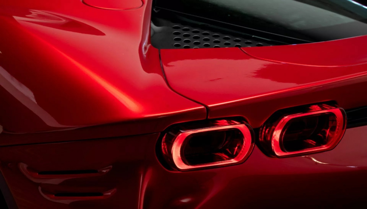 Chiêm ngưỡng Ferrari SF90 Spider phiên bản được thiết kế riêng cực ấn tượng - Ảnh 1.