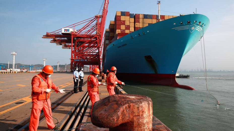 Sức mạnh tuyệt đối của Trung Quốc trong ngành cảng biển: Đổ 40 tỷ USD để trở thành ông trùm ‘dỡ hàng’, doanh nghiệp phương Tây có muốn dịch chuyển sản xuất cũng khó - Ảnh 1.