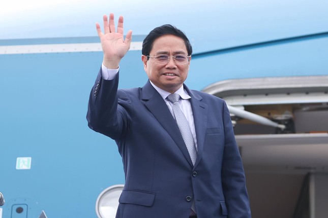 Thủ tướng rời Hà Nội, đến Lào dự Hội nghị Cấp cao Ủy hội sông Mekong - Ảnh 1.