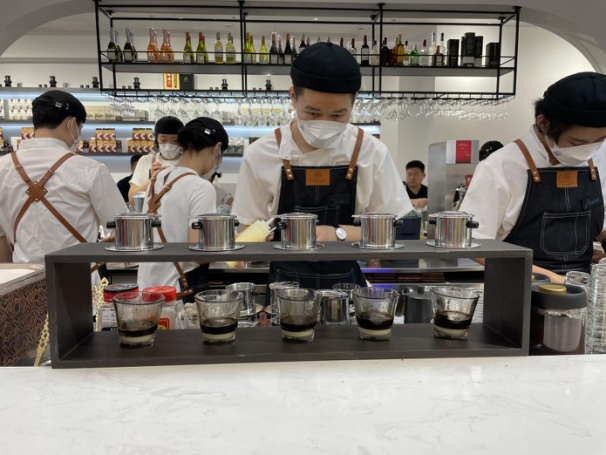 Cửa hàng Trung Nguyên tại Thượng Hải vừa mở nửa năm đã lọt top 1 quán cà phê nhất định phải thử: Người Trung Quốc đang mê mẩn điều gì tại đây? - Ảnh 5.