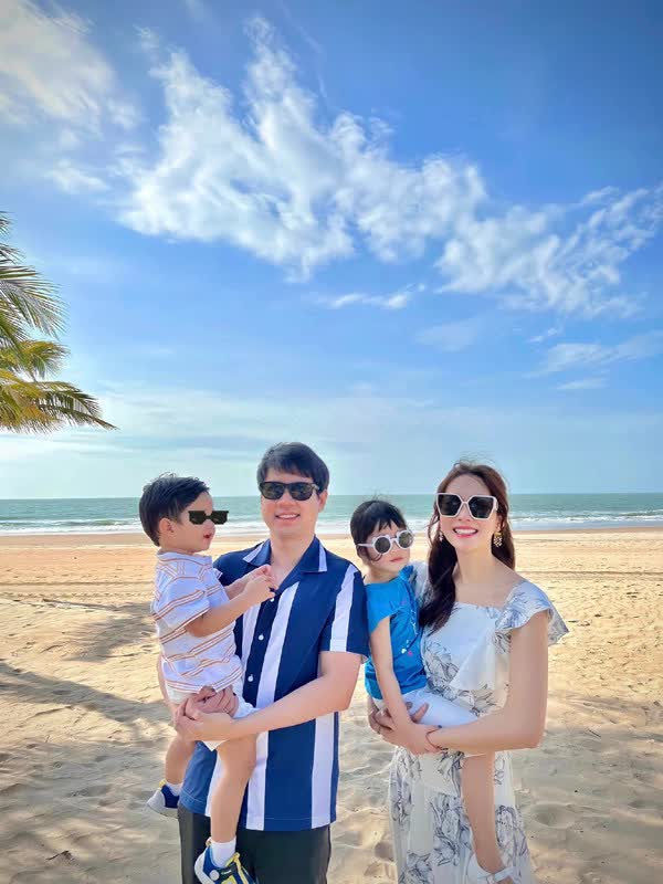 Đặng Thu Thảo và những lần đọ sắc cùng dàn hậu Việt: Vượt mặt Mai Phương Thúy, hơn Phương Nhi hẳn 11 tuổi vẫn chẳng 'lép vế' - Ảnh 9. Đặng Thu Thảo và những lần đọ sắc cùng dàn hậu Việt: Vượt mặt Mai Phương Thúy, hơn Phương Nhi hẳn 11 tuổi vẫn chẳng 'lép vế' - Ảnh 9.