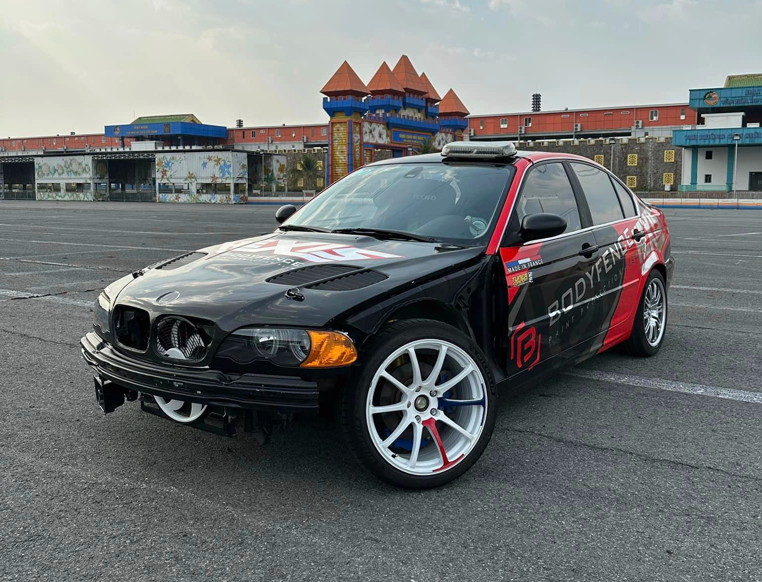 Bỏ 420 triệu đồng để mua chiếc BMW này nhưng chưa chắc có thể cầm lái ra đường - Ảnh 3.