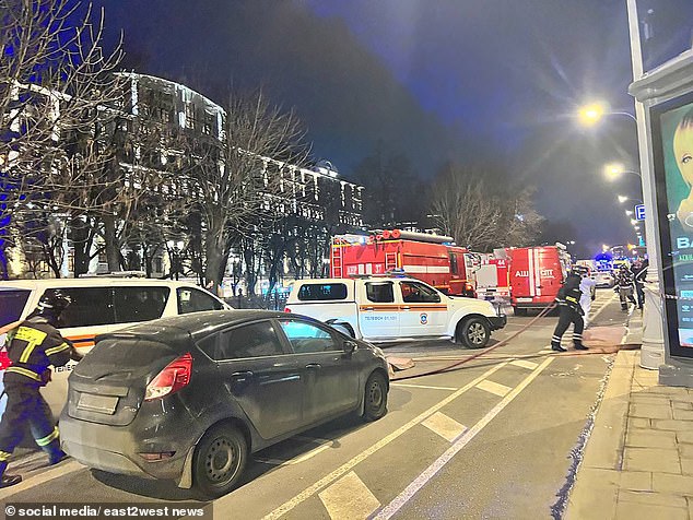 Truyền thông Nga: Cháy tại tòa nhà Bộ Quốc phòng ở Moscow - Ảnh 6.