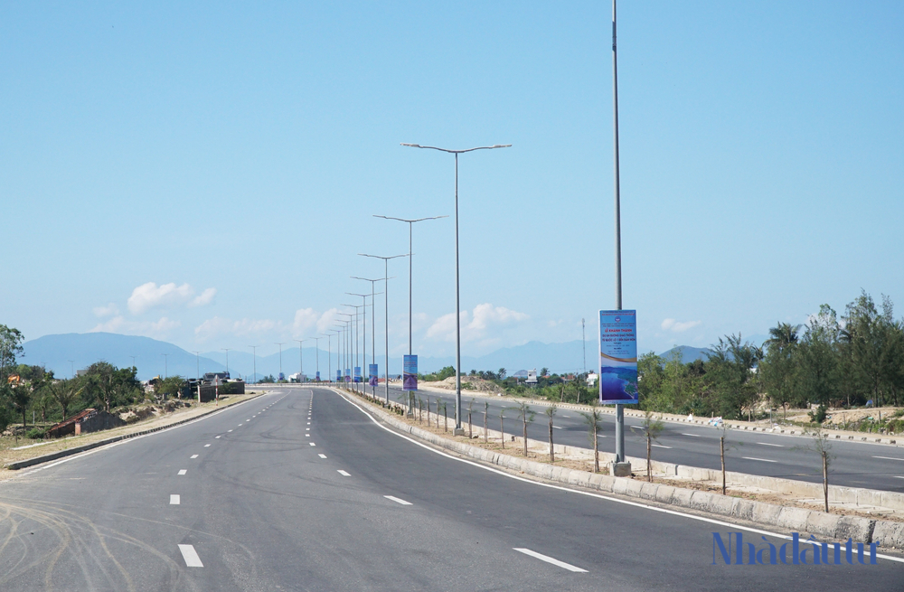 Cận cảnh tuyến đường gần 1.000 tỷ, cú hích thu hút đầu tư cho Khu kinh tế Vân Phong - Ảnh 3.