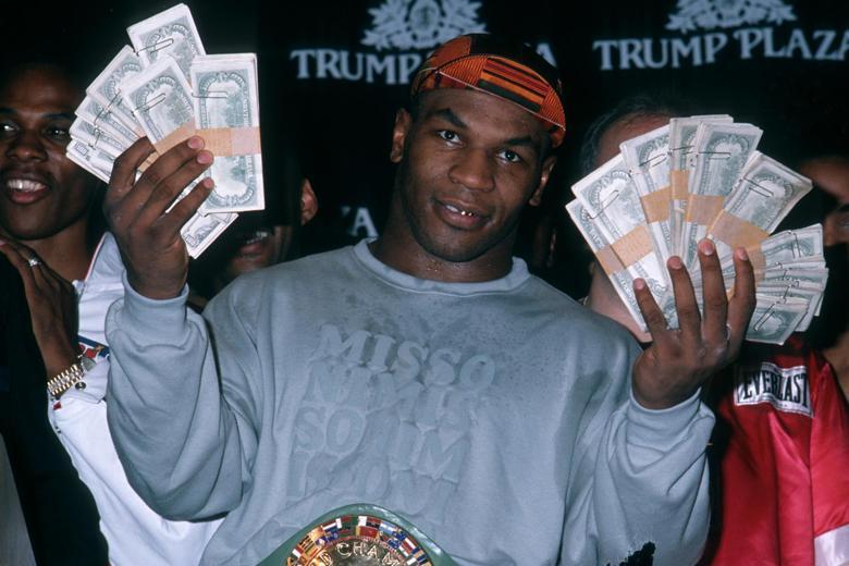 Thói chi tiêu vô tôi vạ khiến Mike Tyson bay sạch 400 triệu USD: Tặng cả siêu xe cho đối thủ từng thắng mình - Ảnh 1. Thói chi tiêu vô tôi vạ khiến Mike Tyson bay sạch 400 triệu USD: Tặng cả siêu xe cho đối thủ từng thắng mình - Ảnh 1.