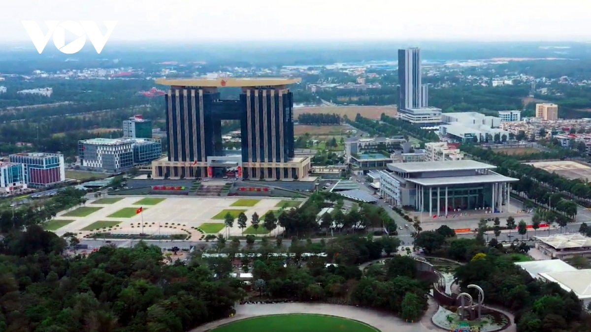 Gỡ điểm nghẽn để thực hiện chiến lược phát triển Bình Dương - Ảnh 1. Gỡ điểm nghẽn để thực hiện chiến lược phát triển Bình Dương - Ảnh 1.