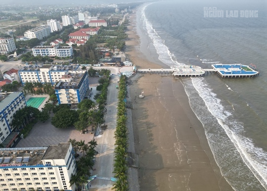 Những con đường cong mềm mại khó coi trên bãi biển nổi tiếng ở Thanh Hóa - Ảnh 16. Những con đường cong mềm mại khó coi trên bãi biển nổi tiếng ở Thanh Hóa - Ảnh 16.