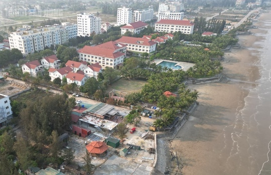 Những con đường cong mềm mại khó coi trên bãi biển nổi tiếng ở Thanh Hóa - Ảnh 15. Những con đường cong mềm mại khó coi trên bãi biển nổi tiếng ở Thanh Hóa - Ảnh 15.