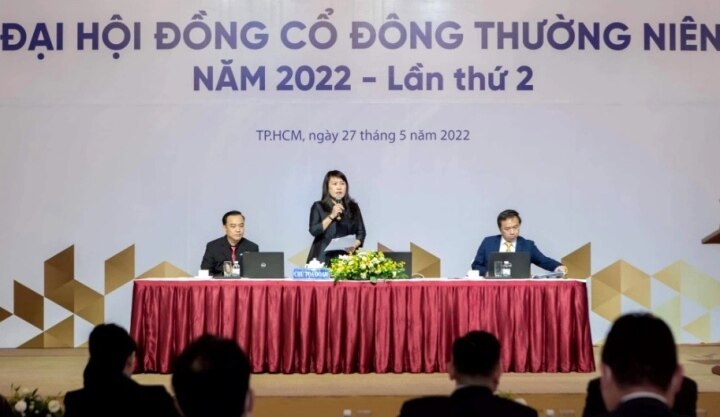 Chủ tịch Eximbank lý giải việc hai thành viên HĐQT rời 'ghế nóng' - Ảnh 2. Chủ tịch Eximbank lý giải việc hai thành viên HĐQT rời 'ghế nóng' - Ảnh 2.