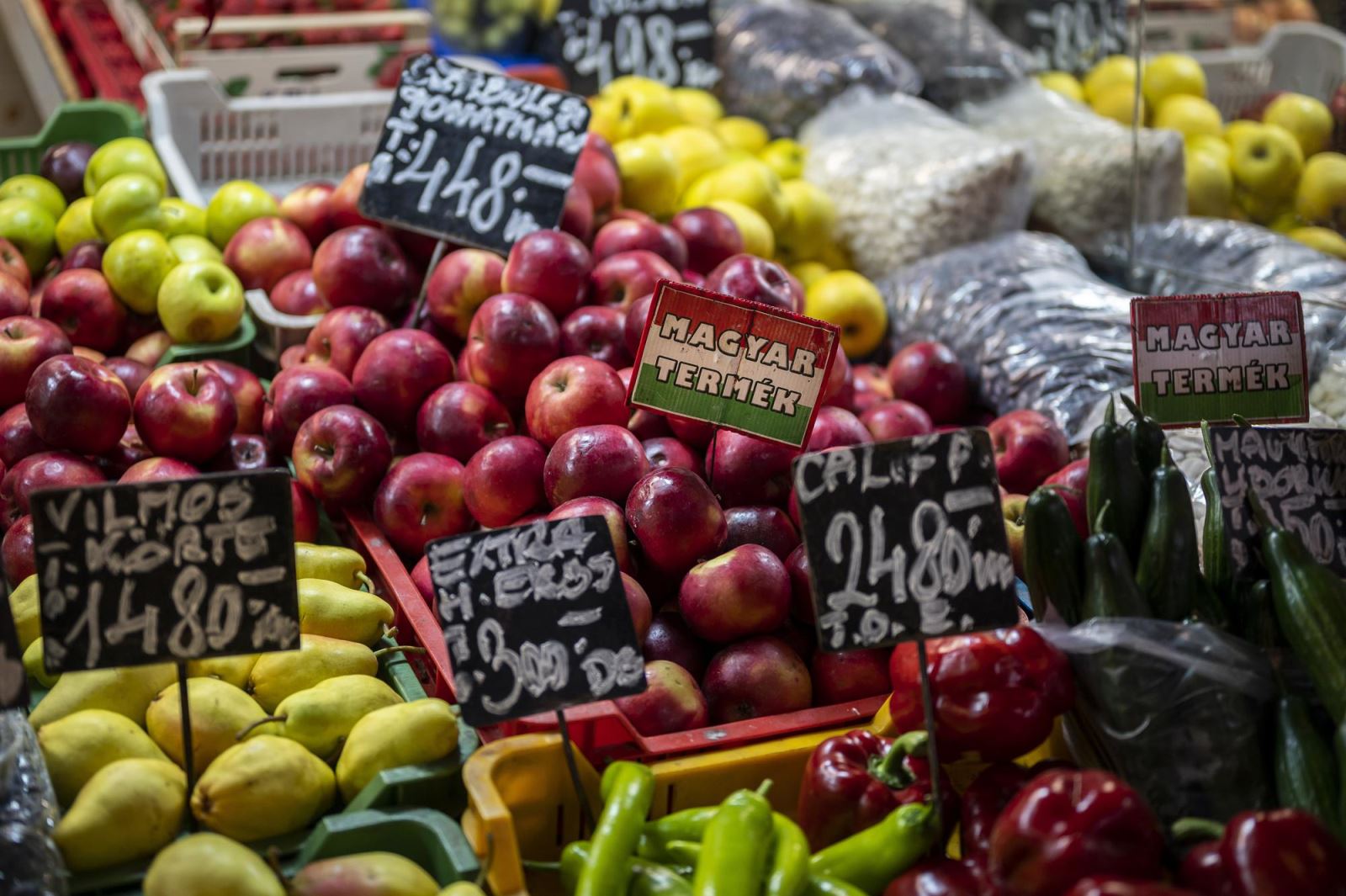 Nghịch lý giá lương thực: Giảm trên thị trường thế giới nhưng lại đắt đỏ tại bàn ăn - Ảnh 1.