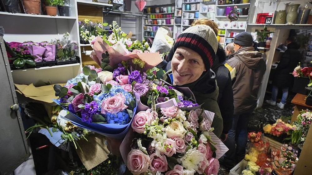 Một mặt hàng của EU vẫn &quot;ùn ùn đổ bộ&quot; thủ đô của Nga: Thương lái &quot;hái ra tiền&quot; bất chấp mọi lệnh trừng phạt - Ảnh 2.