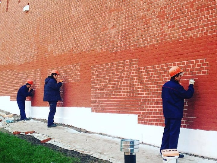 Vì sao những bức tường điện Kremlin có màu đỏ gạch? - Ảnh 2.