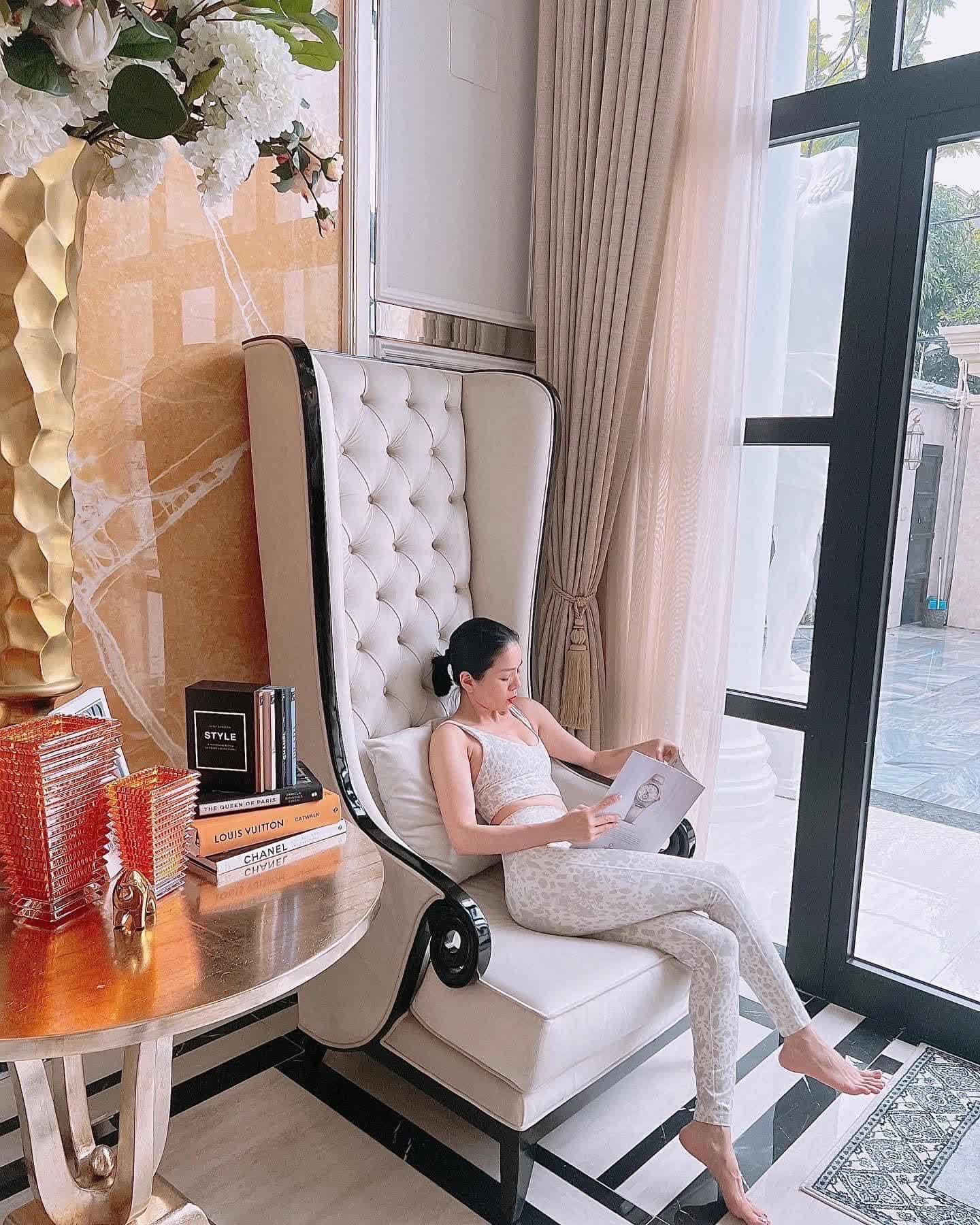 Bên trong biệt thự 589m2 của Lệ Quyên: Đẹp như resort 5 sao, nội thất xa hoa đắt đỏ, riêng gương soi đã 100 triệu đồng - Ảnh 7.