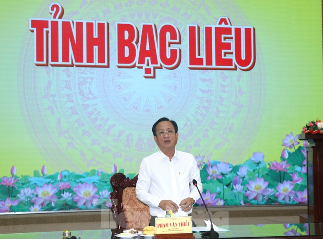 Bạc Liêu: Gần 20 năm không thể thông tuyến vì hai căn nhà ‘nằm chình ình' giữa đường - Ảnh 7.