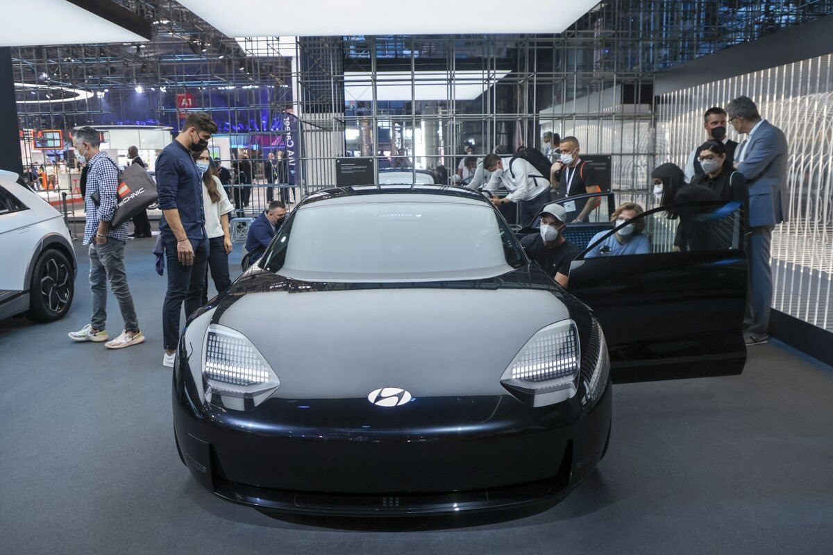 Hyundai ôm mộng vượt Volkswagen, vào top 3 nhà sản xuất xe điện lớn nhất thế giới - Ảnh 2.