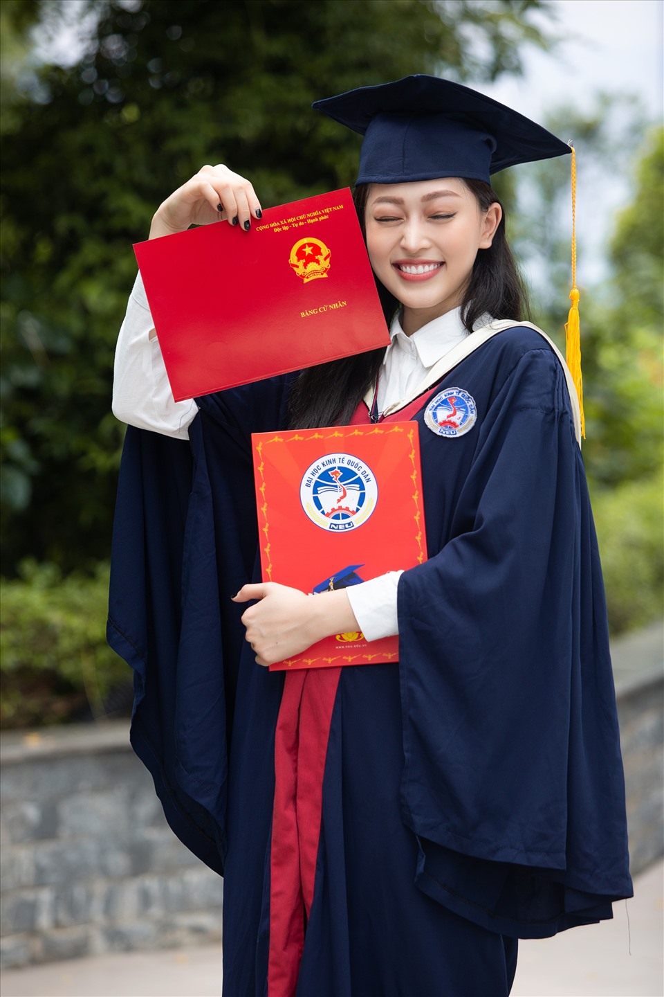 &quot;Choáng&quot; trước list khóa học mà Á hậu Phương Nga đang theo đuổi ở tuổi 25: Thêm một bằng Đại học, tiếng Hàn và ti tỉ thứ khác - Ảnh 1.