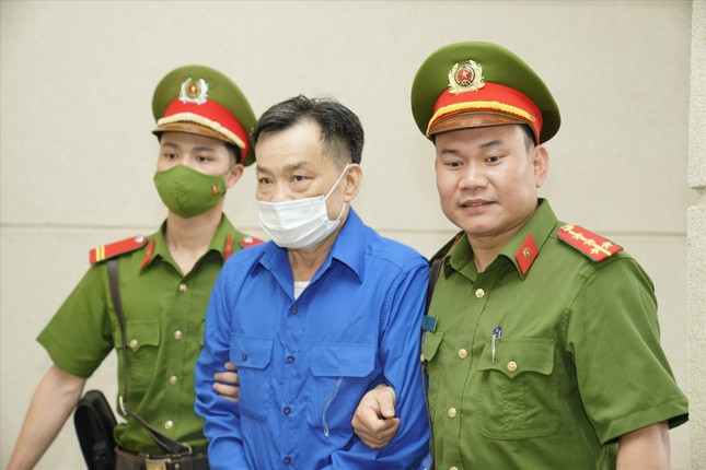 Những tình tiết 'bất ngờ' xét xử vụ án cựu Chủ tịch UBND tỉnh Bình Thuận - Ảnh 1.