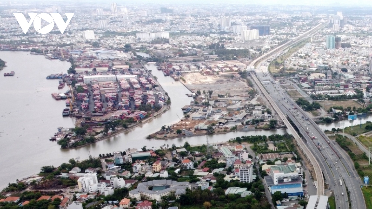 Làm rõ việc xây dựng TP.HCM thành một trung tâm tài chính - Ảnh 1.