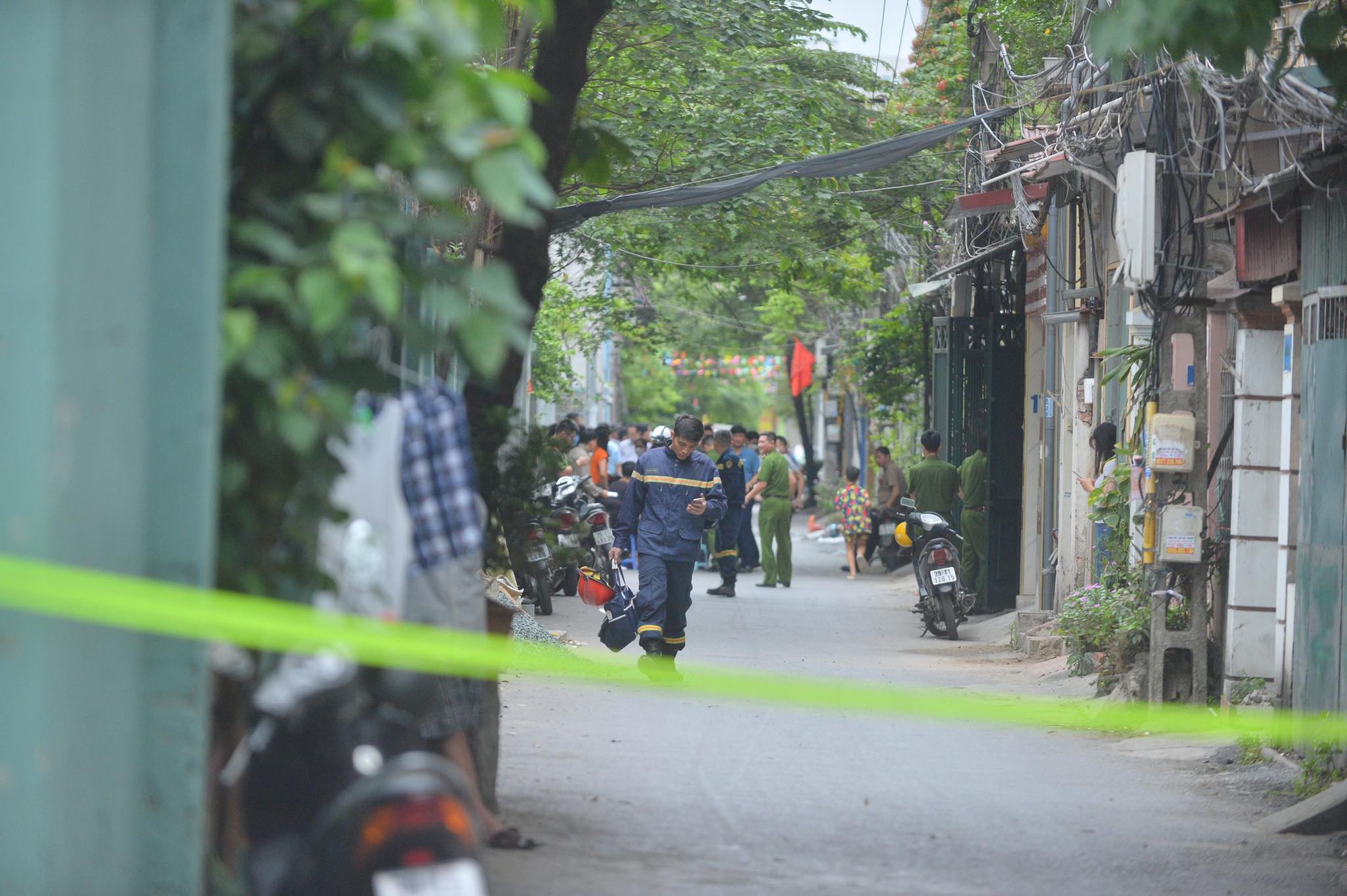 Nhân chứng vụ cháy khiến 4 bà cháu tử vong ở Hà Nội bàng hoàng kể lại sự việc - Ảnh 1.