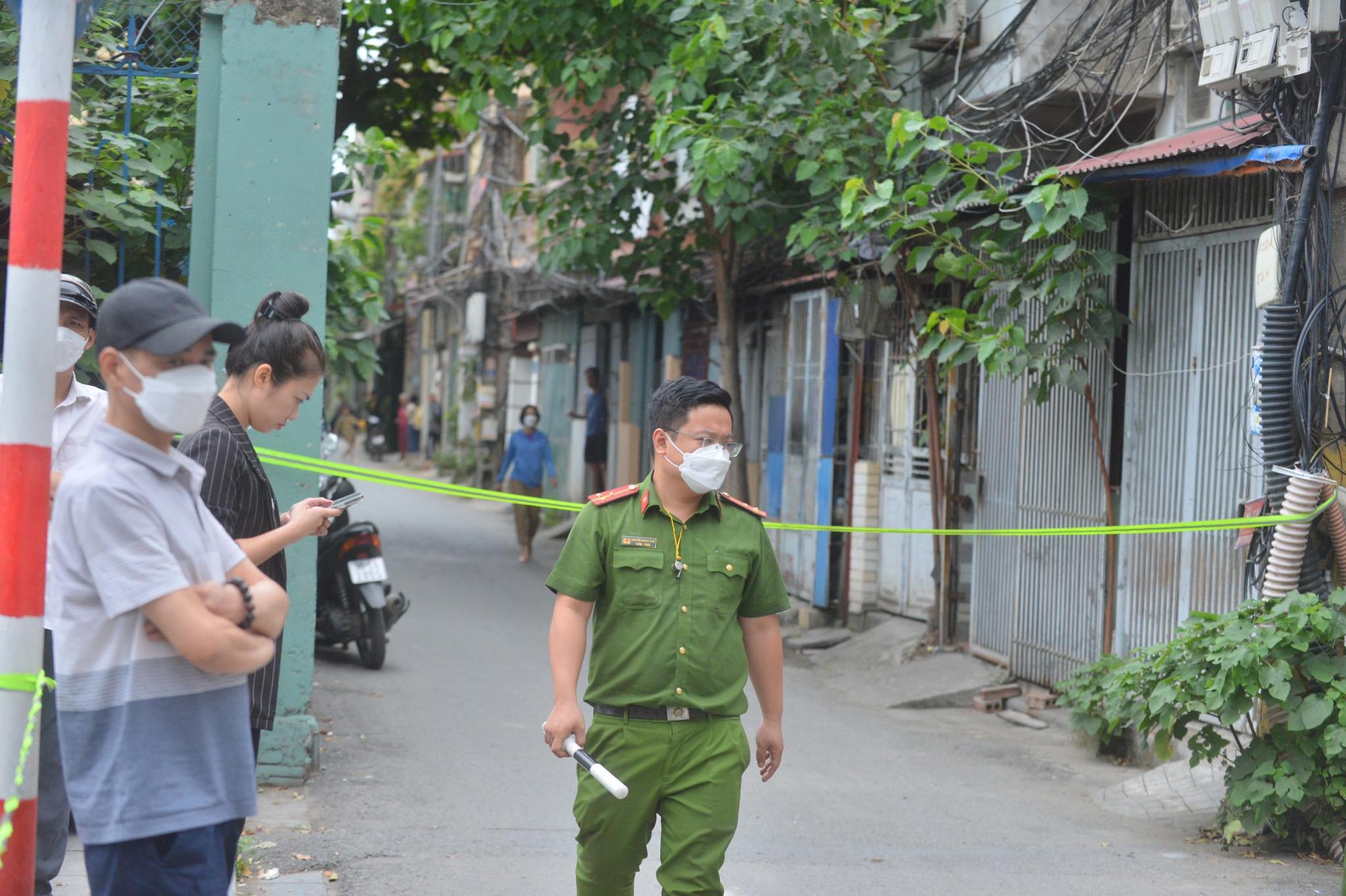 Nhân chứng vụ cháy khiến 4 bà cháu tử vong ở Hà Nội bàng hoàng kể lại sự việc - Ảnh 4.
