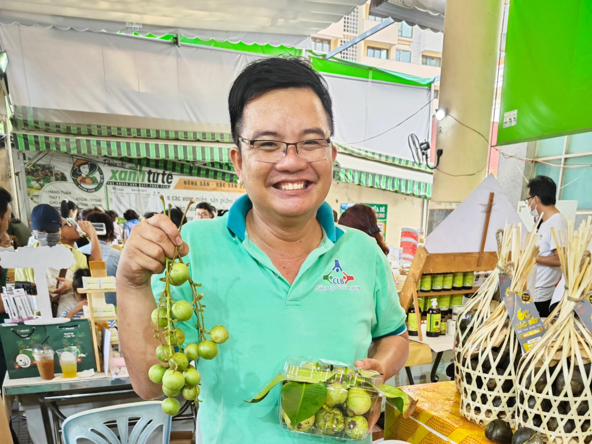 Gỏi gà măng cụt thành “trend”, măng cụt xanh được săn lùng - Ảnh 2.