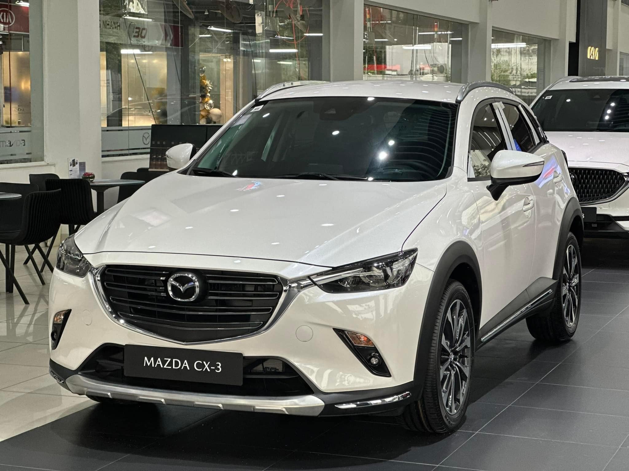 Mazda CX-3 lần đầu giảm 100 triệu tại Việt Nam: Giá khởi điểm chỉ ngang Sonet, nỗ lực tìm khách trước Creta và Seltos - Ảnh 3.