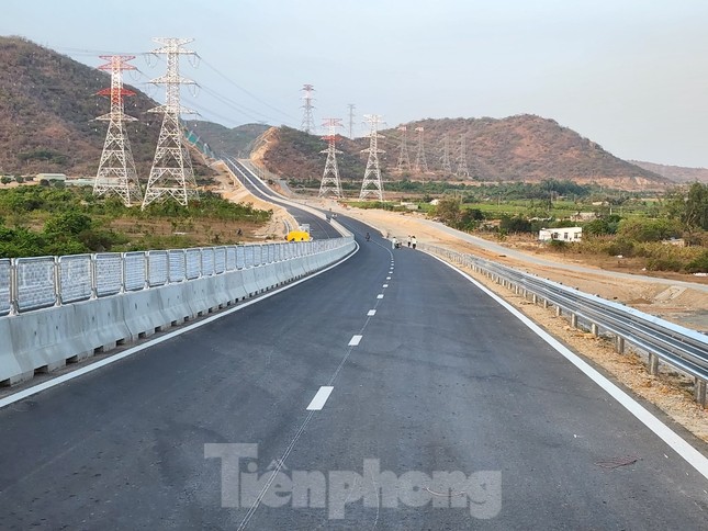 Dời ngày khánh thành đến 19/5, cao tốc Phan Thiết - Vĩnh Hảo đang thi công ra sao? - Ảnh 29.