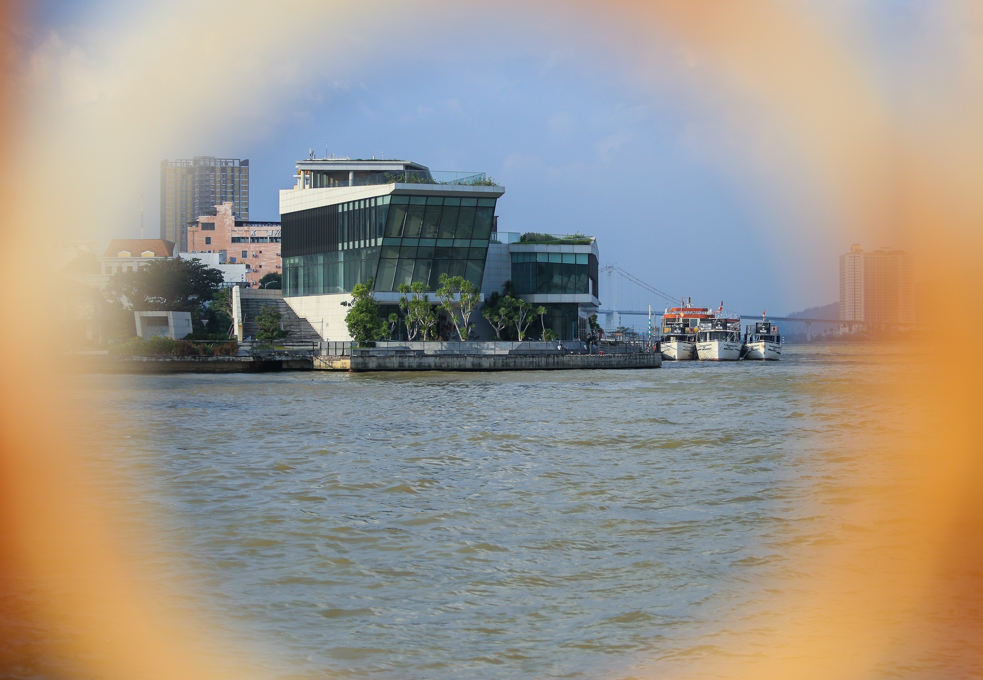 Cận cảnh bến du thuyền trăm tỷ bỏ hoang bên sông Hàn Đà Nẵng - Ảnh 8.