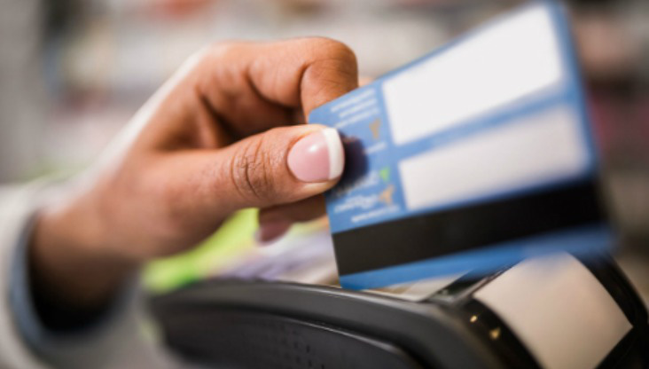 Lưu ý để tránh mất tiền khi dùng thẻ tín dụng nội địa - Ảnh 1.