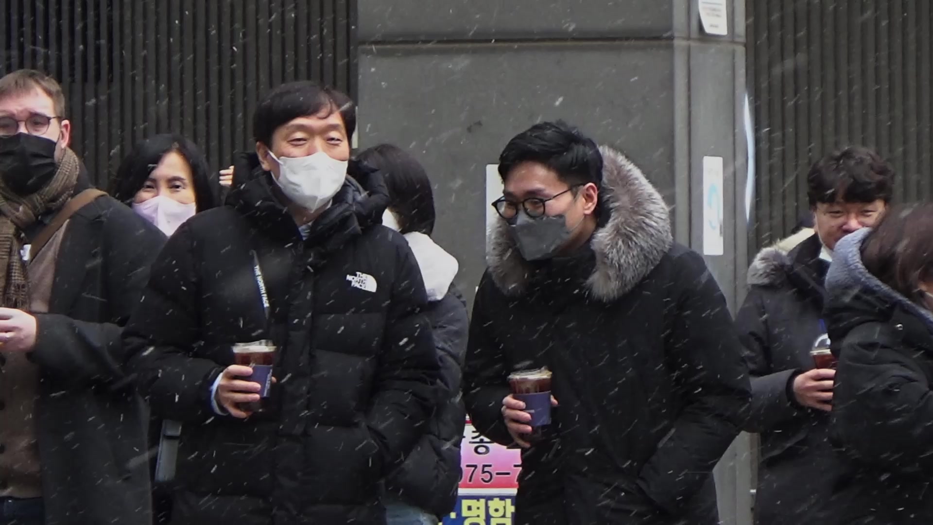 Người Hàn dù &quot;lạnh cóng vẫn uống Americano đá&quot; và cách ông Đặng Lê Nguyên Vũ chinh phục xứ kim chi: Bán gói pha sẵn giá chỉ bằng 1/40, chất lượng y hệt - Ảnh 2.