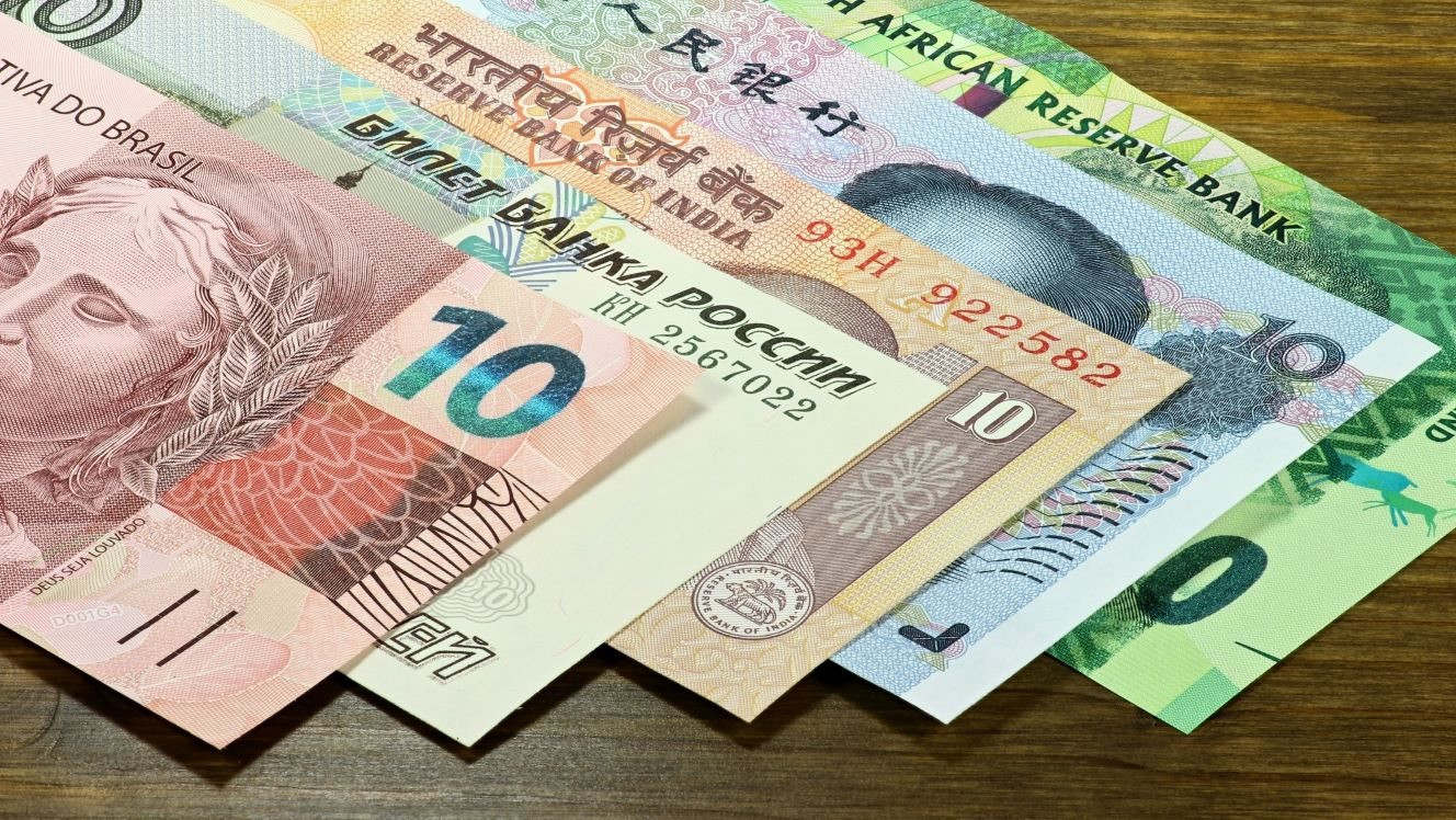 Khối BRICS dự định giới thiệu đồng tiền chung: Chuyên gia nói về thời điểm đáng lo của đồng USD - Ảnh 2.