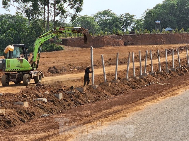 Ráo riết đẩy mạnh giải ngân đầu tư công ở vùng kinh tế trọng điểm phía Nam - Ảnh 2.