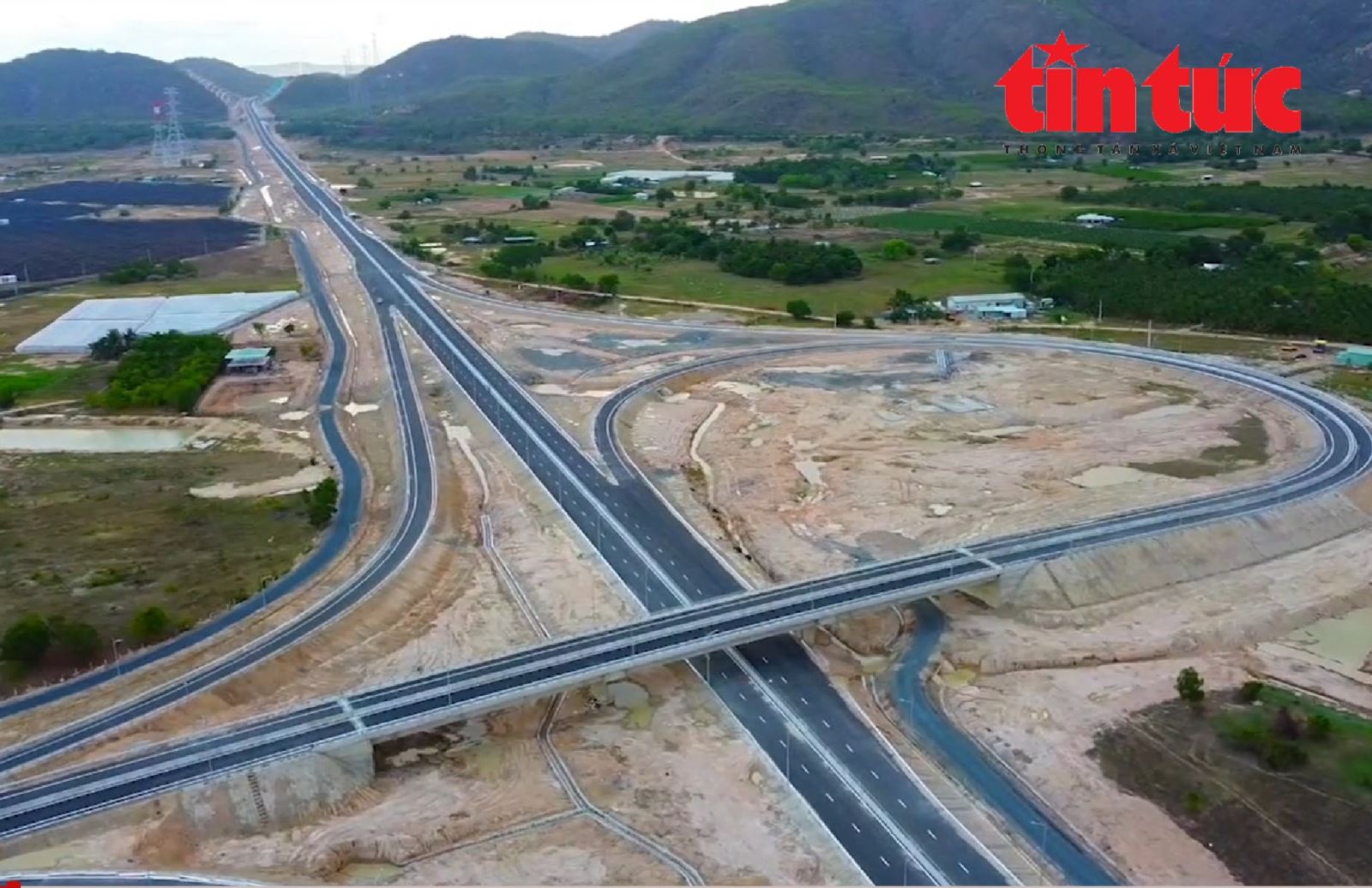 Ngăm hai cao tốc Nha Trang - Cam Lâm, Vĩnh Hảo - Phan Thiết dai 150 km đi vao khai thac - Ảnh 15.