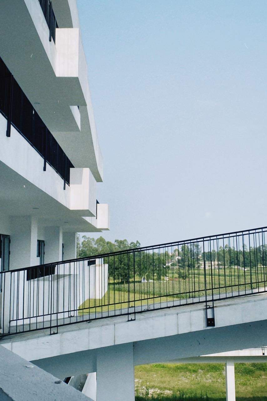 Ngôi trường cấp 3 có kiến trúc đẹp như mơ, học trò đứng góc nào cũng có hình sống ảo - Ảnh 2. Ngôi trường cấp 3 có kiến trúc đẹp như mơ, học trò đứng góc nào cũng có hình sống ảo - Ảnh 2.