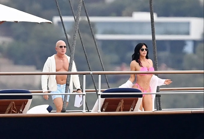 Vị tỷ phú khắc cả tượng bạn gái lên mũi siêu du thuyền: Đầu tư siêu du thuyền gần nửa tỷ USD thỏa đam mê, úp mở về "khởi đầu mới" - Ảnh 4.