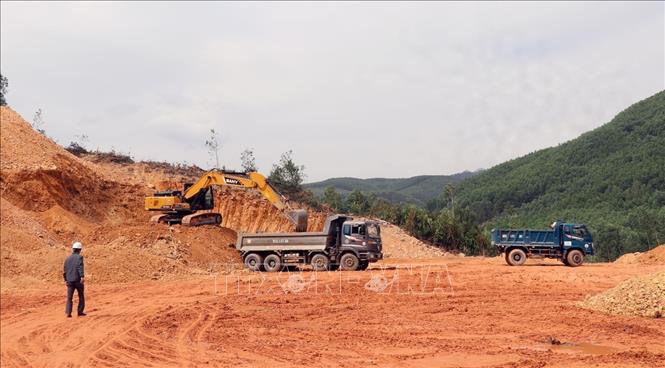 Nhà thầu huy động tối đa nguồn lực cho cao tốc Quy Nhơn – Chí Thạnh - Ảnh 1.