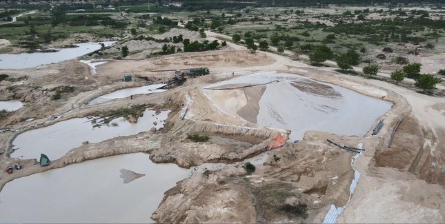 Bộ Công an khởi tố vụ khai thác đất cát trái phép tại Khu công nghiệp Phước Nam - Ảnh 3.