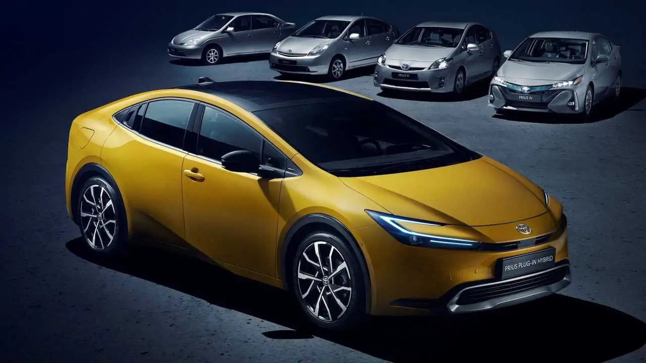Giám đốc khoa học Toyota khẳng định việc làm 100% xe điện sẽ khiến khách giữ xe xăng cũ lâu hơn - Ảnh 2.