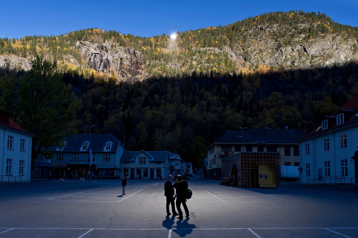 Vì sao Rjukan được mệnh danh là "thị trấn không có Mặt Trời"