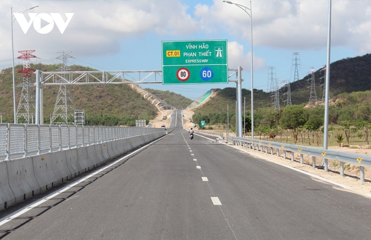 Sắp khánh thành 2 cao tốc Nha Trang-Cam Lâm và Vĩnh Hảo-Phan Thiết - Ảnh 2.