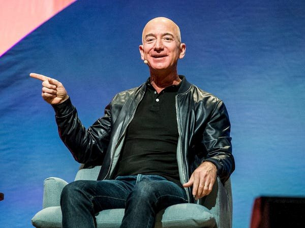 5 bí quyết đầu tư của ông chủ Amazon Jeff Bezso: Giúp thu phục khách hàng, giữ chân đối tác, khiến đối thủ phải nể phục - Ảnh 2.