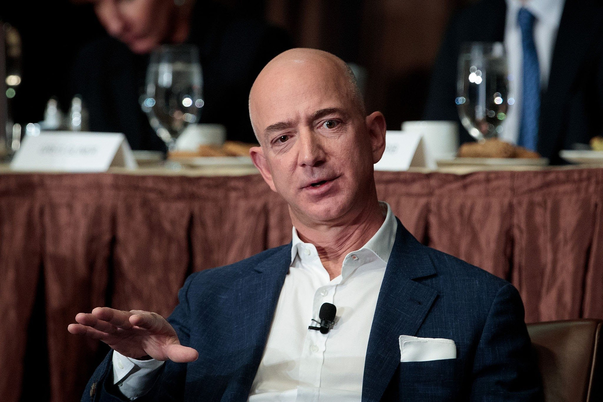 5 bí quyết đầu tư của ông chủ Amazon Jeff Bezso: Giúp thu phục khách hàng, giữ chân đối tác, khiến đối thủ phải nể phục - Ảnh 4.